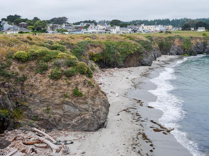 Вид на Мендосино с утеса