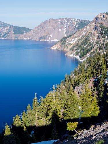 Озеров в калдере вулкана