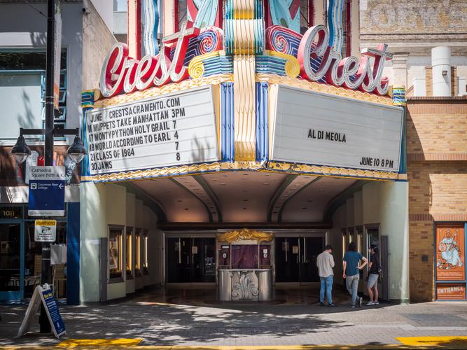 Афиша на кинотеатре Афиша на кинотеатре