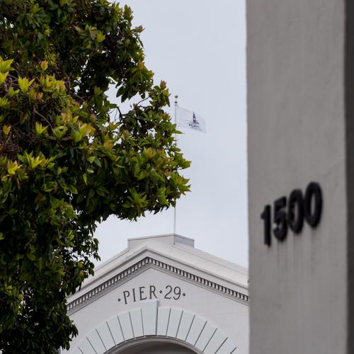 Фрагмент здания с надписью Pier 29